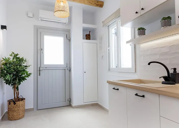 Arch Chora Next To The Old Castle Naxos City