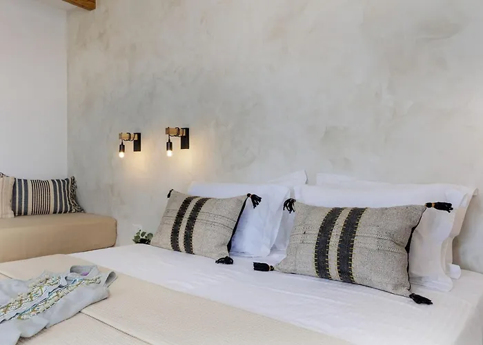 Arch Chora Next To The Old Castle Naxos City